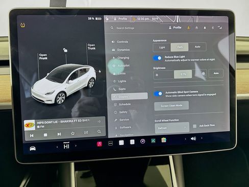 Used 2020 Tesla Model Y Long Range image 30