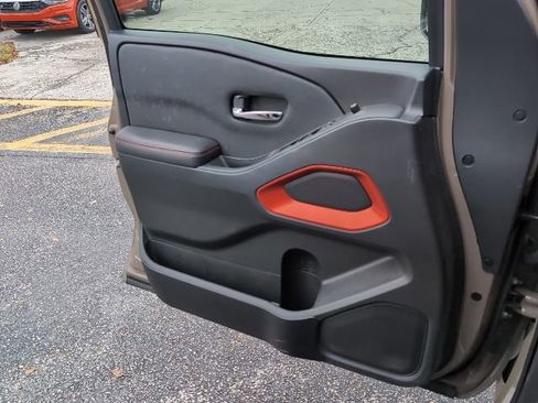 Used 2023 Nissan Frontier PRO-4X w/ Technology Package image 21