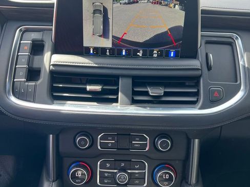 Used 2022 Chevrolet Suburban Z71 w/ Z71 Off-Road Package image 13