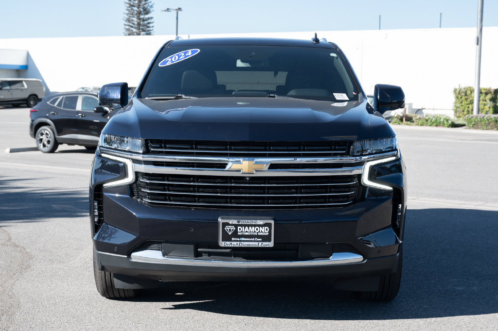 Used 2024 Chevrolet Tahoe LT w/ Luxury Package AWD/4WD image 2