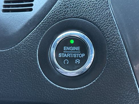 Used 2019 Ford Explorer XLT image 22