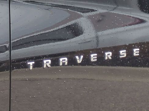 Used 2021 Chevrolet Traverse LT FWD image 13