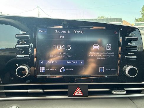 Used 2021 Hyundai Elantra SEL w/ Convenience Package FWD image 23