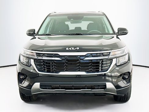 Used 2024 Kia Seltos EX image 2