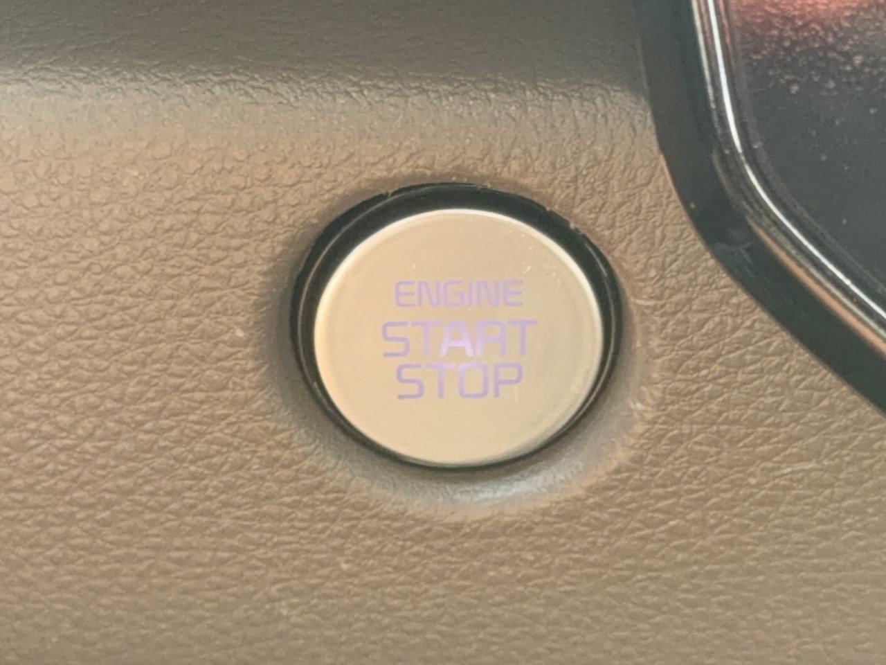Used 2026 Kia Carnival FWD image 20