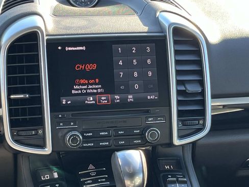 Used 2017 Porsche Cayenne Platinum Edition image 11