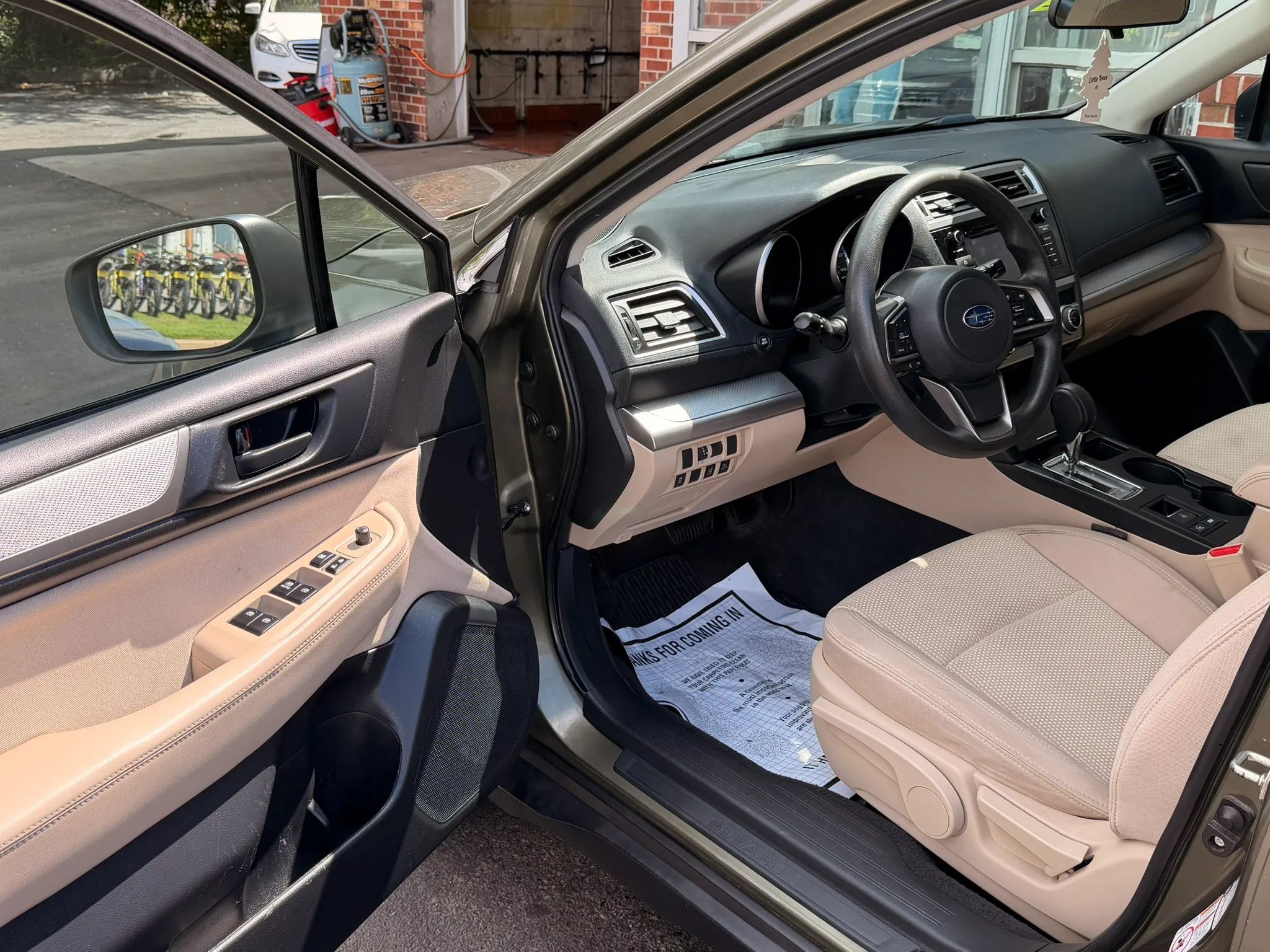 Used 2019 Subaru Outback 2.5i AWD/4WD image 7