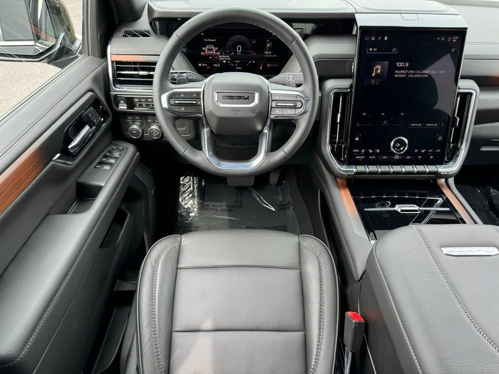 Used 2026 GMC Yukon Denali AWD/4WD image 29