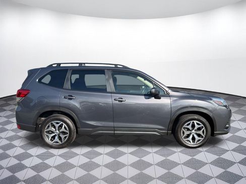 Used 2023 Subaru Forester Premium AWD/4WD image 8