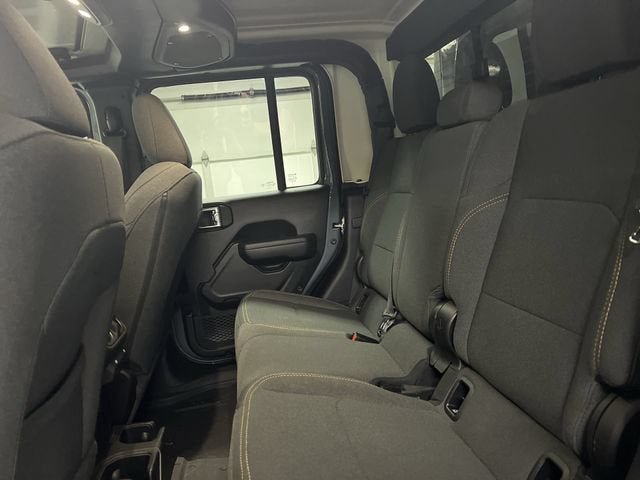 Used 2024 Jeep Gladiator Sport AWD/4WD image 24
