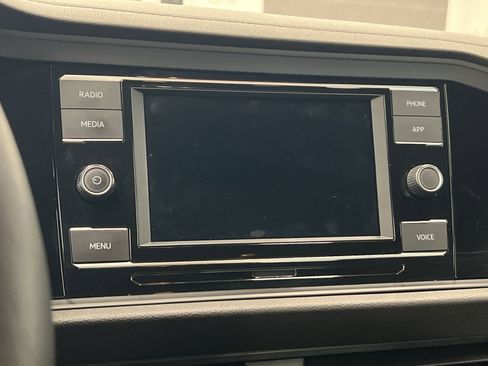 Used 2024 Volkswagen Jetta Sport image 17