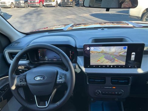 New 2025 Ford Maverick XLT w/ XLT Luxury Package image 24