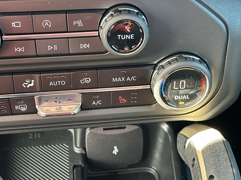 New 2025 Ford Bronco Badlands image 22