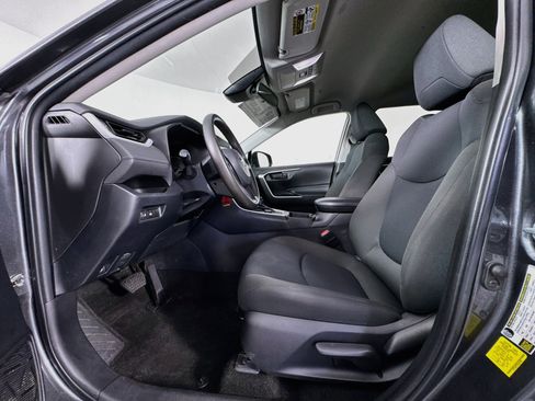 Certified 2023 Toyota RAV4 LE AWD/4WD image 19