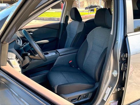 Certified 2023 Nissan Rogue SV image 8