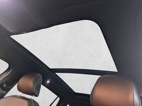 Used 2022 Volkswagen Tiguan SEL R-Line image 18