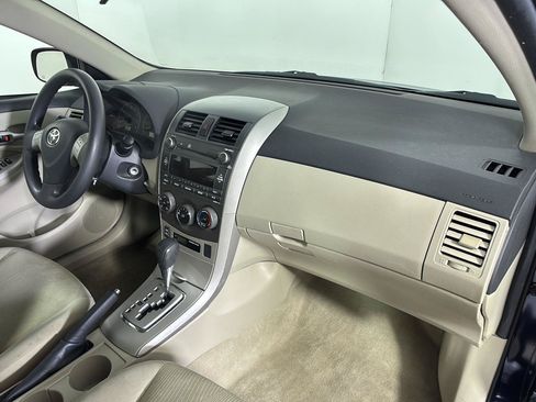 Used 2011 Toyota Corolla LE FWD image 23