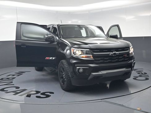 Used 2022 Chevrolet Colorado Z71 w/ Z71 Midnight Edition AWD/4WD image 23