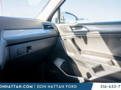 Used 2023 Volkswagen Tiguan SE image 13