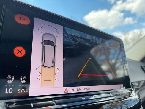 New 2026 Volkswagen Atlas Peak Edition image 16