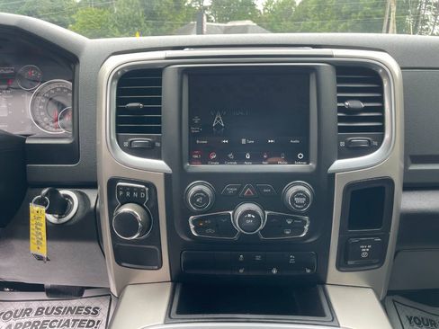 Used 2020 RAM 1500 Classic SLT w/ Luxury Group RWD image 14
