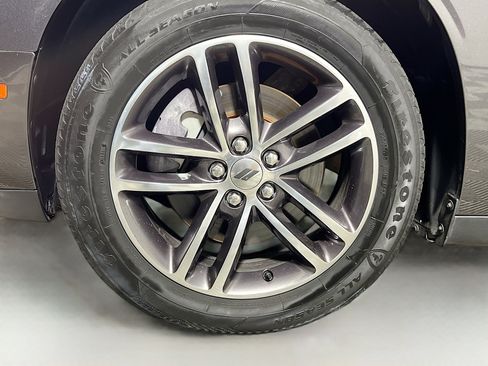 Used 2019 Dodge Challenger SXT image 14