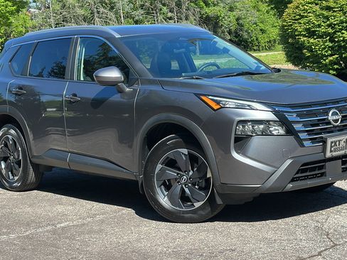 Certified 2024 Nissan Rogue SV w/ SV Premium Package AWD/4WD image 1