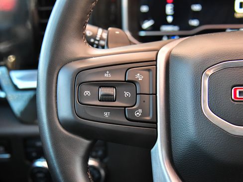 Used 2023 GMC Sierra 1500 Elevation image 32