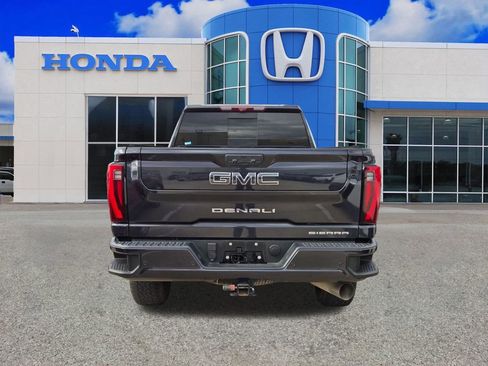 Used 2024 GMC Sierra 3500 Denali Ultimate AWD/4WD image 3