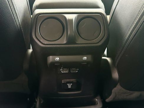 Used 2023 Jeep Wrangler Unlimited Sahara AWD/4WD image 28