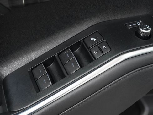 Used 2024 Toyota Highlander Platinum AWD/4WD image 24