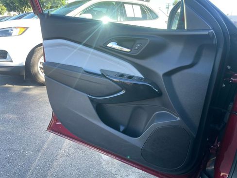 Used 2025 Chevrolet Trax LT image 20