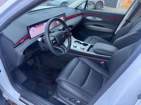 Used 2026 Genesis GV70 2.5T Select image 21