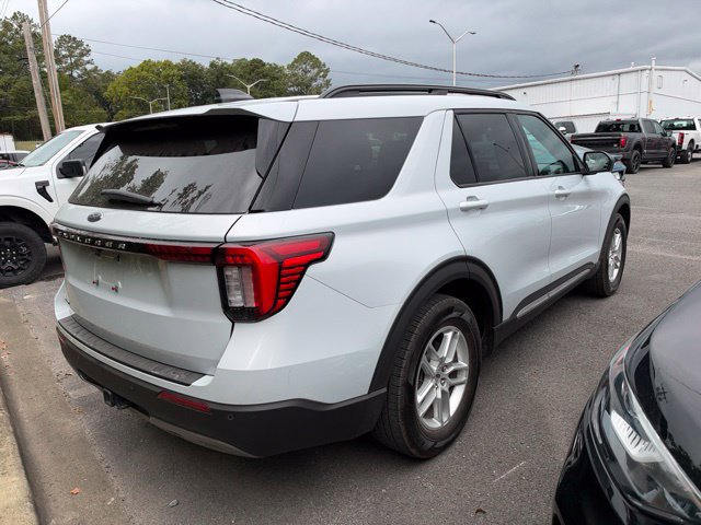 Used 2025 Ford Explorer Active w/ Active Comfort Package RWD image 8