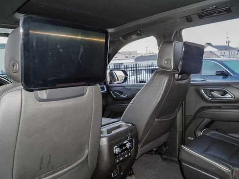 Used 2022 GMC Yukon SLT w/ SLT Premium Package image 12