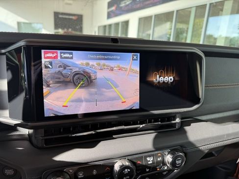 New 2025 Jeep Gladiator Mojave w/ Convenience Group image 19