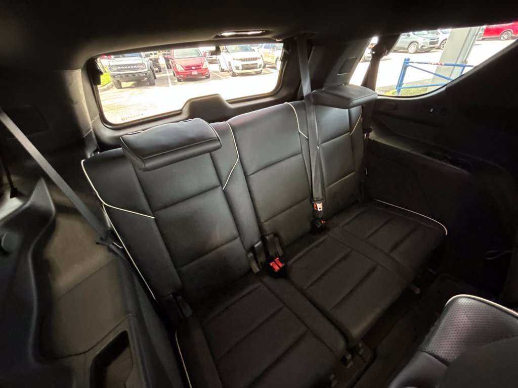 Used 2022 Cadillac Escalade Premium Luxury w/ Performance Package RWD image 33