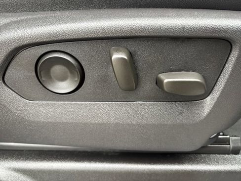 Used 2025 Chevrolet Tahoe Z71 image 38