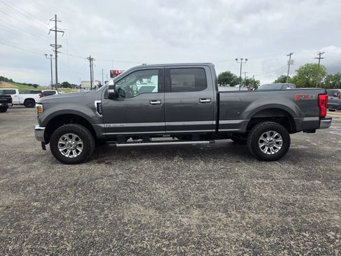 Used 2019 Ford F250 XLT w/ XLT Premium Package AWD/4WD image 4