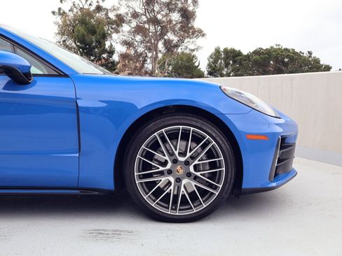 Certified 2024 Porsche Panamera image 11