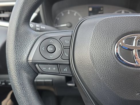 Used 2025 Toyota Corolla LE FWD image 16