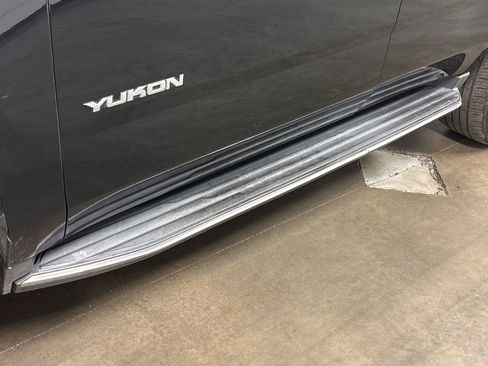 Used 2017 GMC Yukon SLT w/ Open Road Package image 12