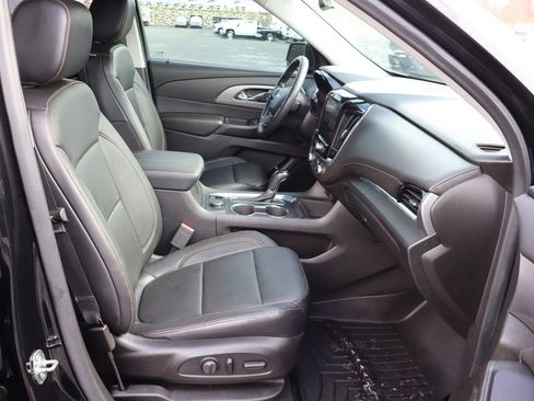 Used 2019 Chevrolet Traverse LT image 19