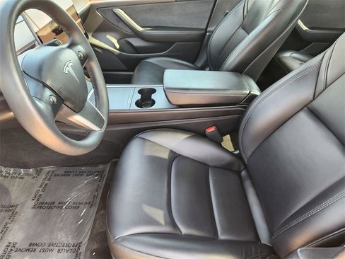 Used 2023 Tesla Model 3 Standard Range image 12