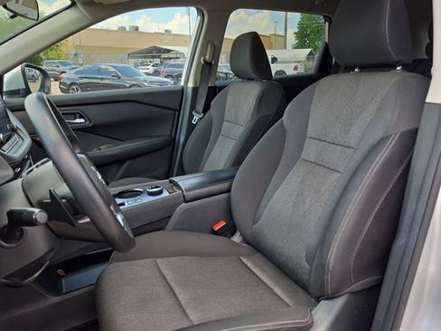 Used 2024 Nissan Rogue SV AWD/4WD image 13