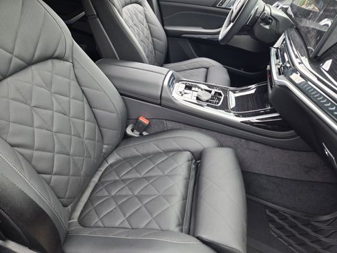 Used 2026 BMW X7 xDrive40i w/ M Sport Package AWD/4WD image 9