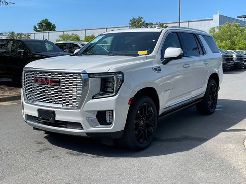 Used 2022 GMC Yukon Denali AWD/4WD image 3