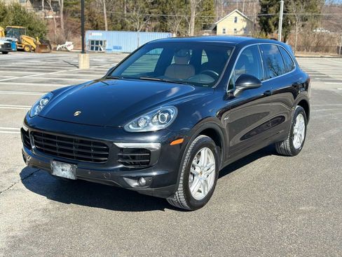 Used 2015 Porsche Cayenne Diesel image 3