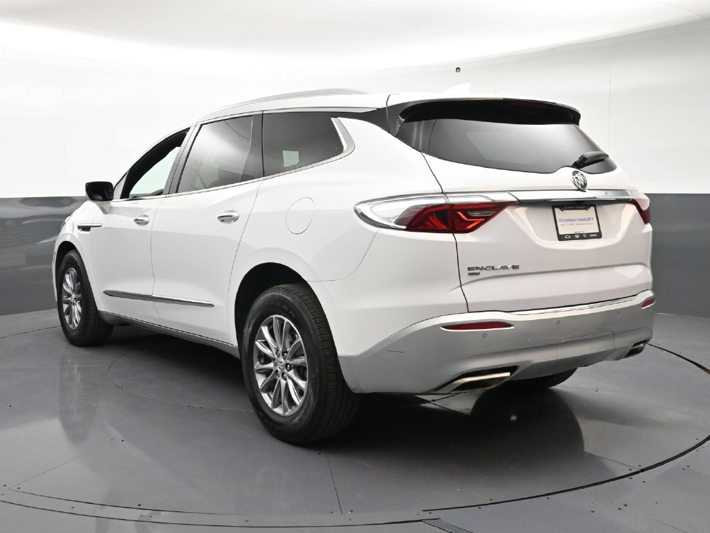 Certified 2024 Buick Enclave Essence AWD/4WD image 3