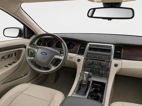 Used 2010 Ford Taurus Limited FWD image 12